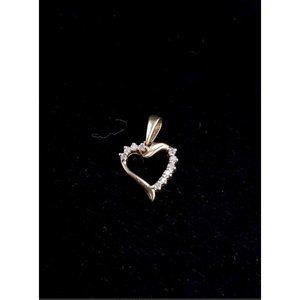 10k Heart Pendant Moissanite Stones 1g